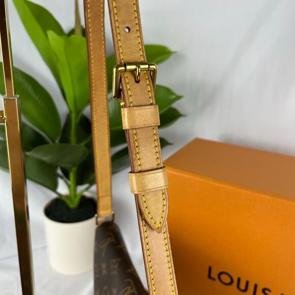 LOUIS VUITTON Musette Tango Adjustable Shoulder Strap Monogram Canvas W/COA - Picture 7 of 16